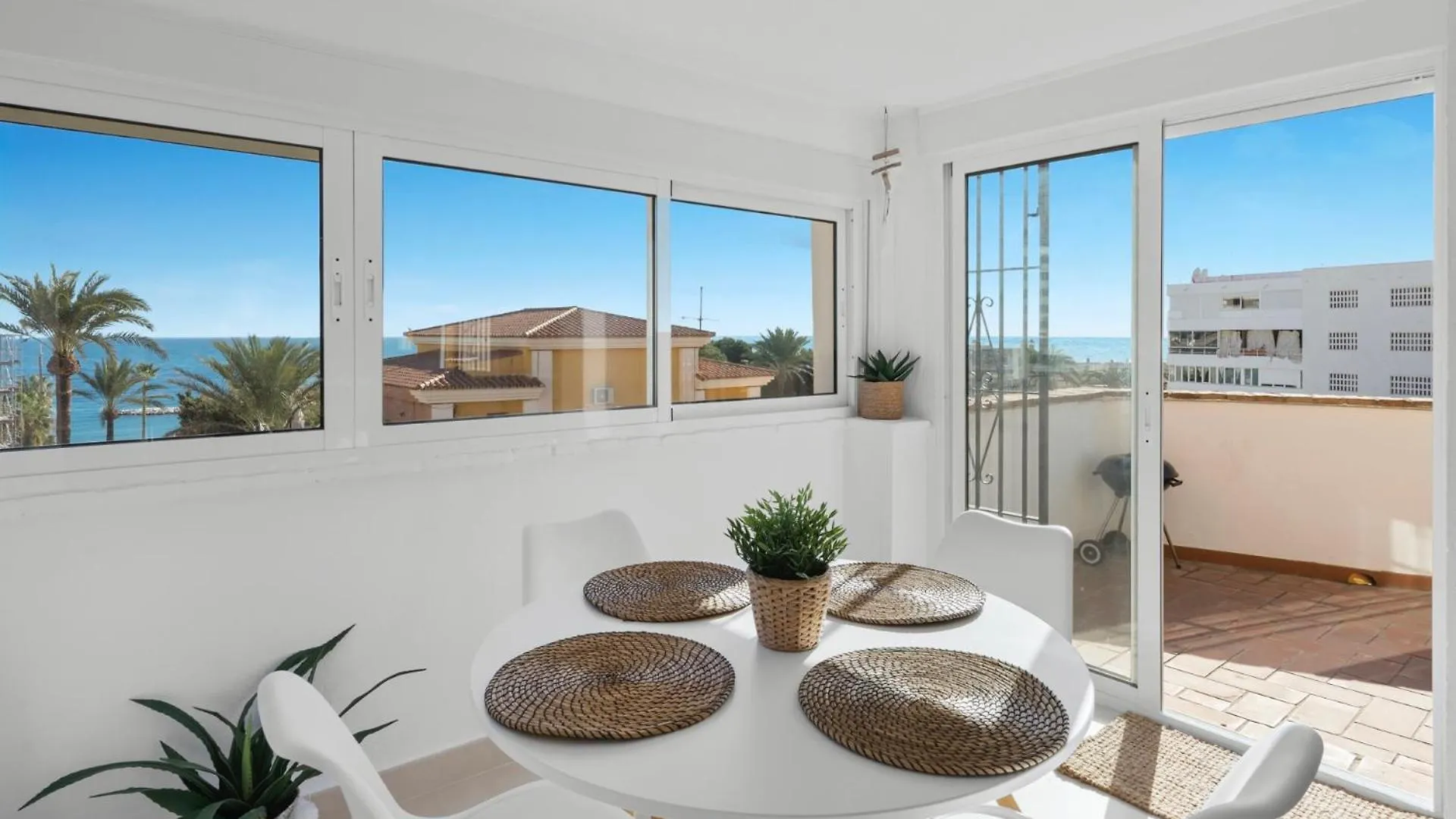 Penthouse Apartment In Benalmadena Costa, Beach - Seaview - Pool - 40M2 Private Terrace - One Bedroom - Sleeping Alcove Holiday home