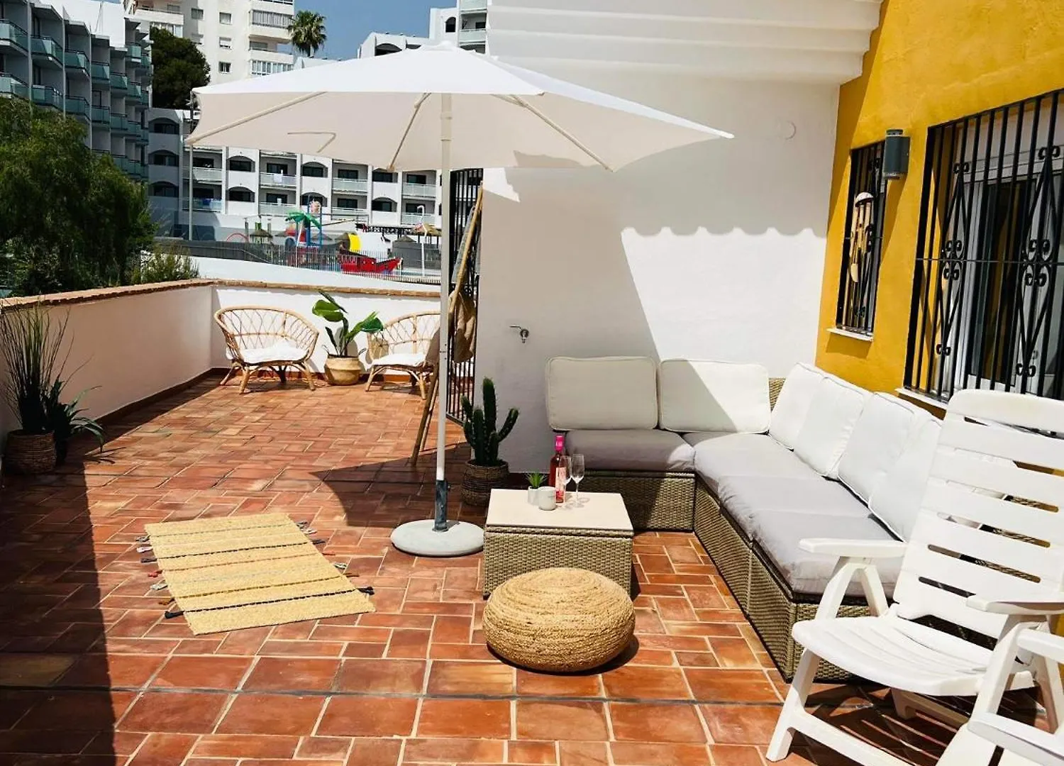 Holiday home Penthouse Apartment In Benalmadena Costa, Beach - Seaview - Pool - 40M2 Private Terrace - One Bedroom - Sleeping Alcove